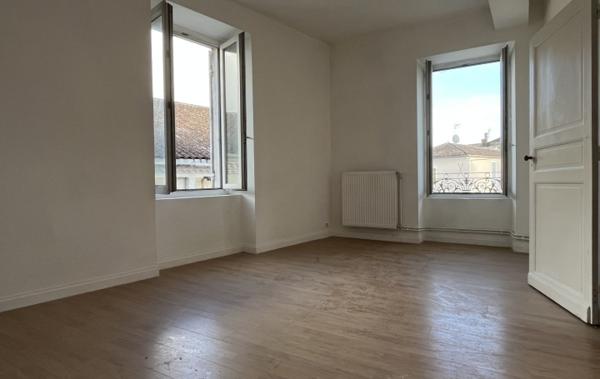 Vente Maison de ville Avec cour et garage à rafraîchir Tonneins   