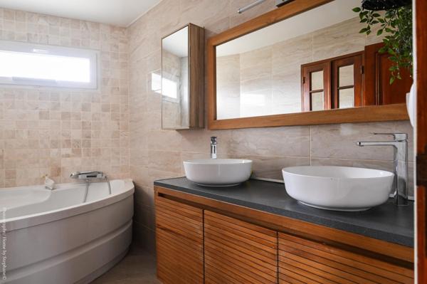 villa T4+piscine+garage+jardin+cave