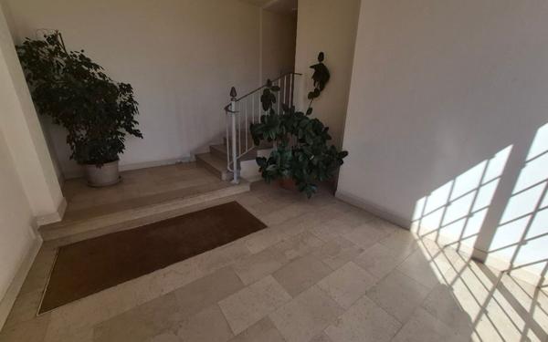 Appartement à vendre    3 pièces • 71,79 m2 Avignon