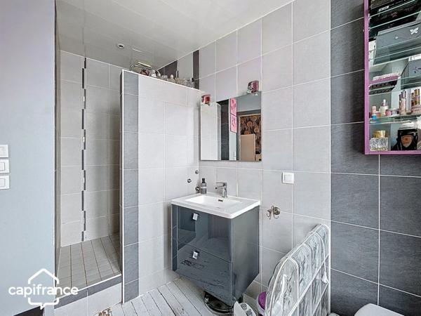 À vendre – Maison de ville 78 m² avec jardin, garage et potentiel d’agencement – Thouars