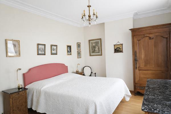 Maison
         9 pièces
        - 226 m² 490 000 € *