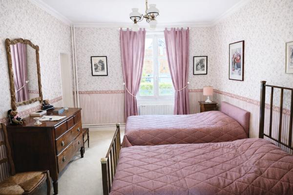 Maison
         9 pièces
        - 226 m² 490 000 € *
