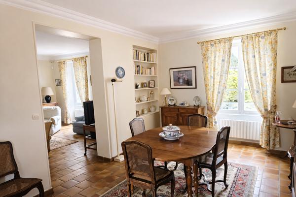 Maison
         9 pièces
        - 226 m² 490 000 € *