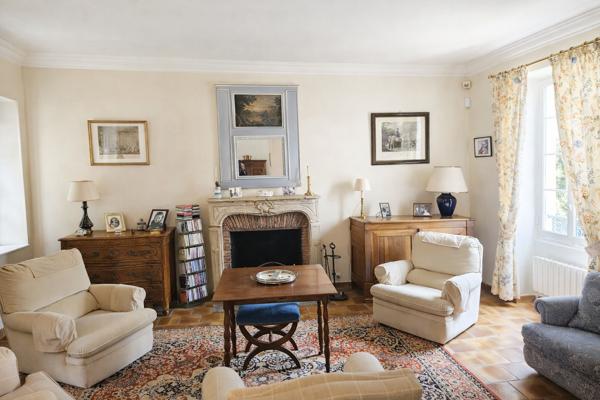 Maison
         9 pièces
        - 226 m² 490 000 € *