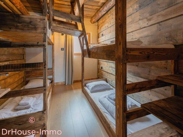 Maison à vendre 12 pièces de 342 m²