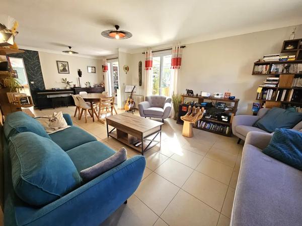 Maison BBC, 4 chambres, une mezzanine, un grand garage sur u