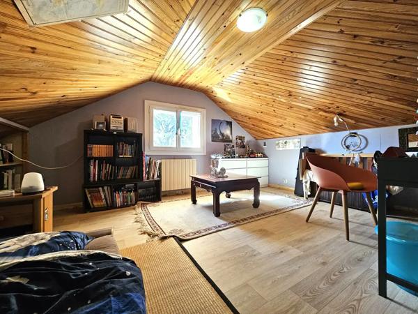 Maison BBC, 4 chambres, une mezzanine, un grand garage sur u