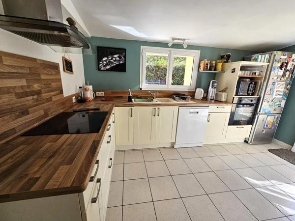 Maison BBC, 4 chambres, une mezzanine, un grand garage sur u