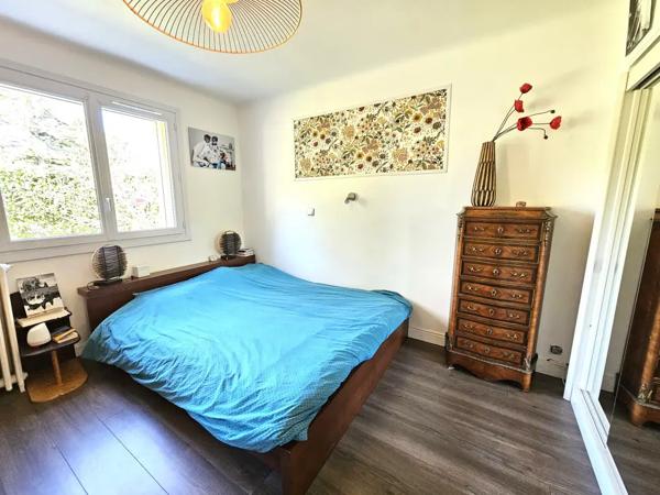 Maison BBC, 4 chambres, une mezzanine, un grand garage sur u