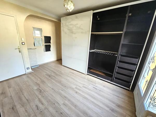 Maison BBC, 4 chambres, une mezzanine, un grand garage sur u