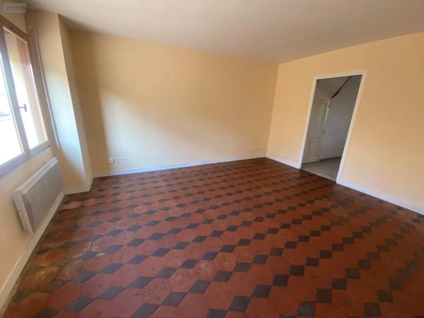 Maison à louer à Salornay-sur-Guye en Saône-et-Loire (71250), ref : l800232300