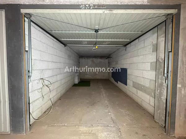 Location Garage 12 m2 à Sainte-Maxime