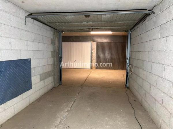 Location Garage 12 m2 à Sainte-Maxime