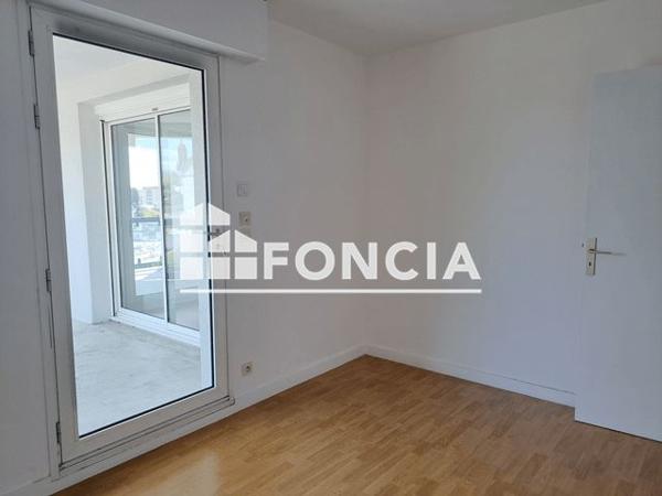 Location Appartement 2 pièces 79.67 m² - 18 AVENUE MAUDET Cholet 49300