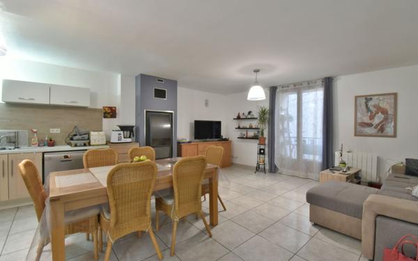 Maison à vendre    3 pièces •  Volonne