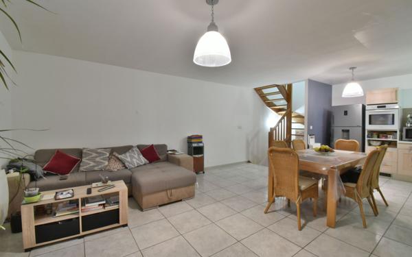 Maison à vendre    3 pièces •  Volonne