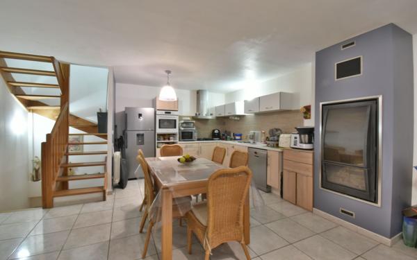 Maison à vendre    3 pièces •  Volonne