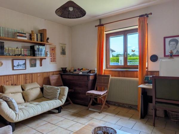 Maison familiale de 108 m² à Chamblay ( JURA), 3 chambres avec terrain