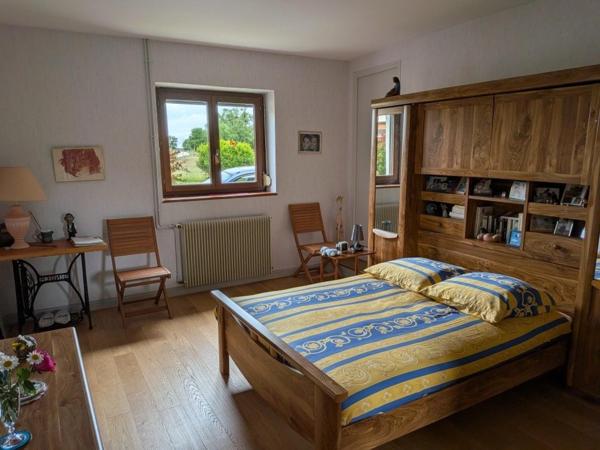 Maison familiale de 108 m² à Chamblay ( JURA), 3 chambres avec terrain