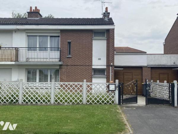 A VENDRE ANNOEULLIN Maison année 60 avec garage et jardin