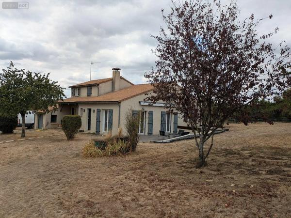 Achat - Maison Pouzauges 85700 7 pièces 169 m 2 2 m 2