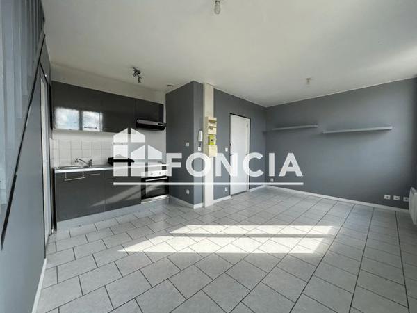 Location Appartement 2 pièces 32.2 m² - 10 bis rue de Condé Bully-les-mines 62160