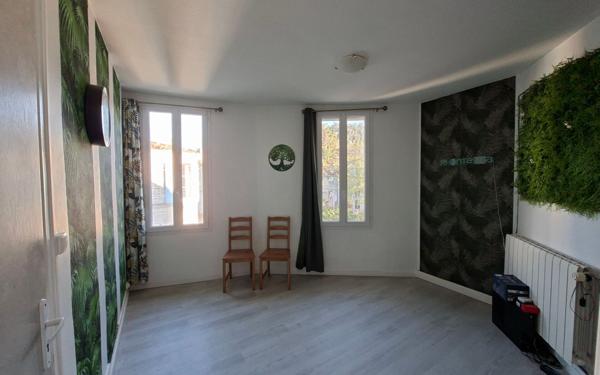 Maison à vendre    6 pièces •  Pont-l'Abbé-d'Arnoult