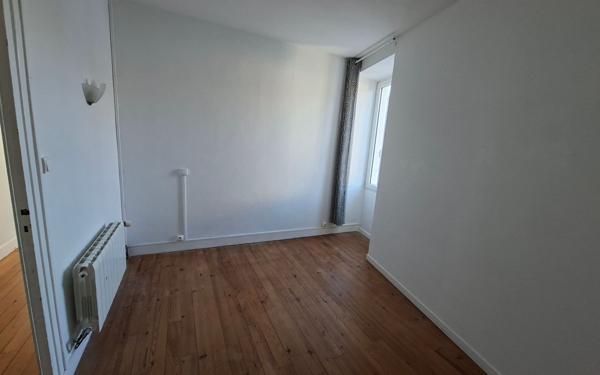 Maison à vendre    6 pièces •  Pont-l'Abbé-d'Arnoult