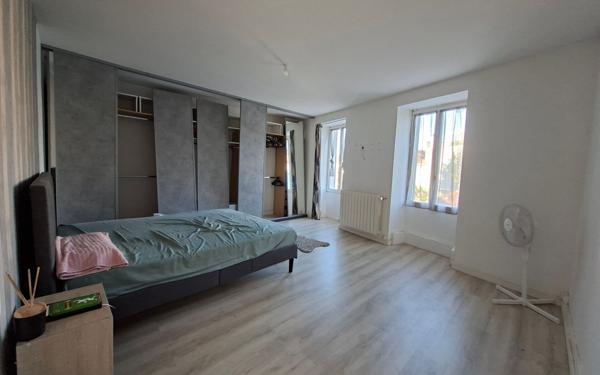 Maison à vendre    6 pièces •  Pont-l'Abbé-d'Arnoult