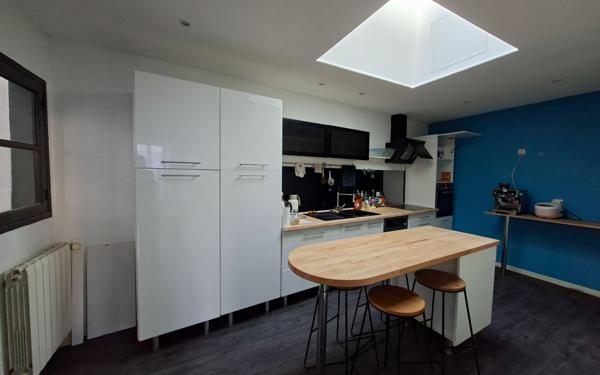 Maison à vendre    6 pièces •  Pont-l'Abbé-d'Arnoult