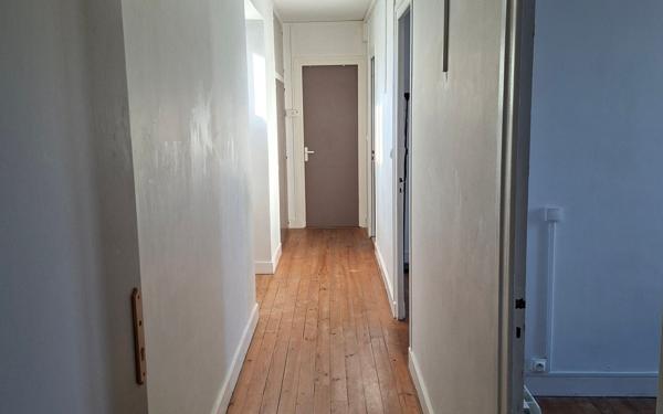 Maison à vendre    6 pièces •  Pont-l'Abbé-d'Arnoult