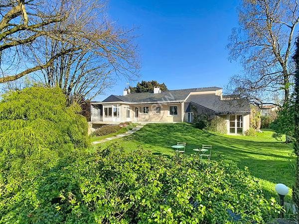 Maison Saint Macaire En Mauges 9 pièce(s) 272 m2