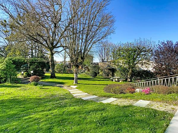 Maison Saint Macaire En Mauges 9 pièce(s) 272 m2