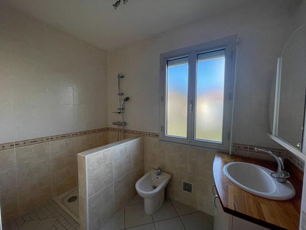 Maison avec beaux volumes