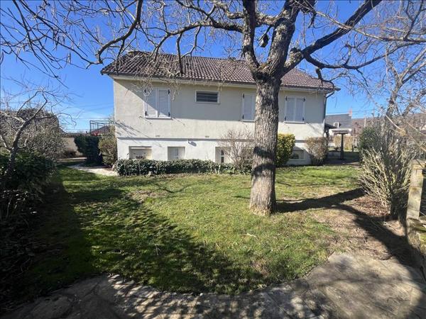 Maison à vendre |  Saint-Amand-Montrond |  5 pièces | 106 m²