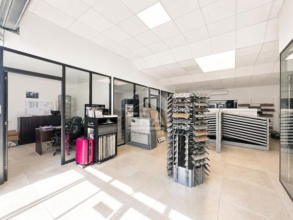 Bâtiments professionnels multi usage Zone d'activités Perpignan Nord
