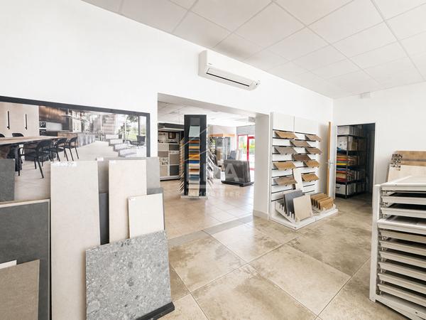 Bâtiments professionnels multi usage Zone d'activités Perpignan Nord