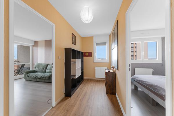 A découvrir en exclusivité: appartement de 89,6 m², composé de 3 chambres, avec balcon et ascenseur, buanderie et nombreux rangements