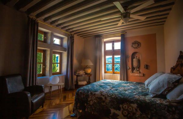 Lieu Inédit - vue 180° - Maison de maître sur promontoire - hameau médiéval - idéal accueil - piscine Ucel (07200)
