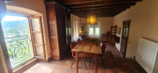 Lieu Inédit - vue 180° - Maison de maître sur promontoire - hameau médiéval - idéal accueil - piscine Ucel (07200)