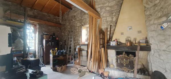 Lieu Inédit - vue 180° - Maison de maître sur promontoire - hameau médiéval - idéal accueil - piscine Ucel (07200)