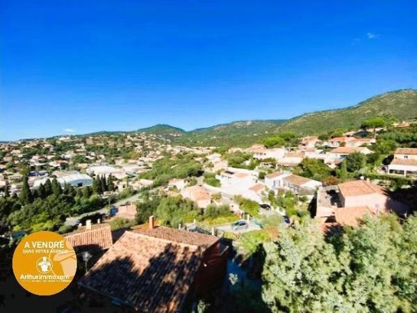 Vente                                                      Villa
                        
                     7 pièces                      189 m2                     à Le Lavandou
