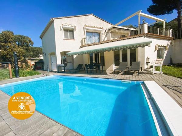 Vente                                                      Villa
                        
                     7 pièces                      189 m2                     à Le Lavandou