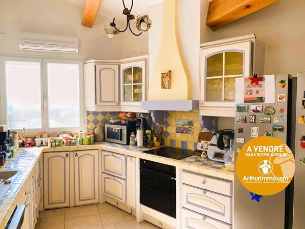 Vente                                                      Villa
                        
                     7 pièces                      189 m2                     à Le Lavandou