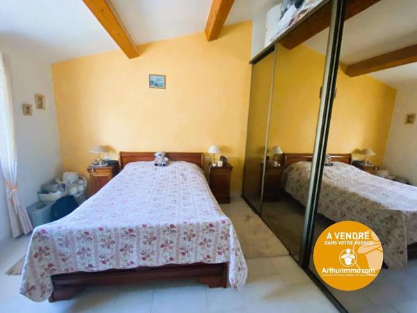 Vente                                                      Villa
                        
                     7 pièces                      189 m2                     à Le Lavandou
