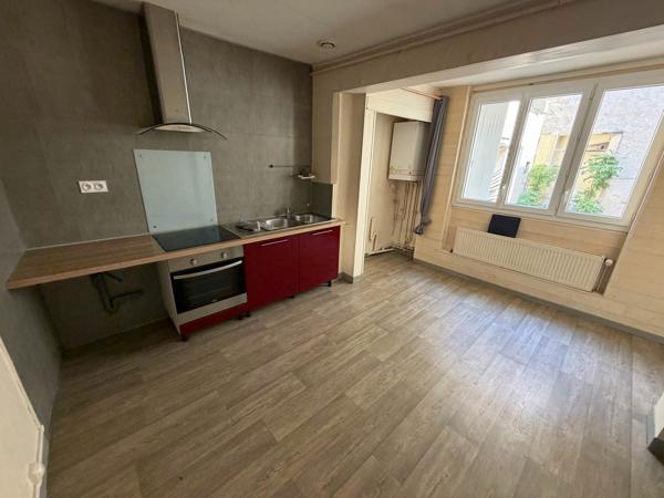 APPARTEMENT T3 - RDC - COUR - CABANON