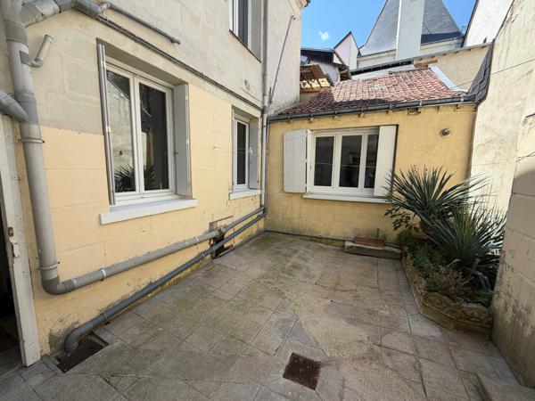 APPARTEMENT T3 - RDC - COUR - CABANON