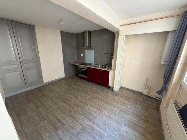 APPARTEMENT T3 - RDC - COUR - CABANON