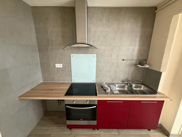 APPARTEMENT T3 - RDC - COUR - CABANON