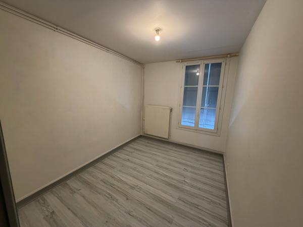 APPARTEMENT T3 - RDC - COUR - CABANON